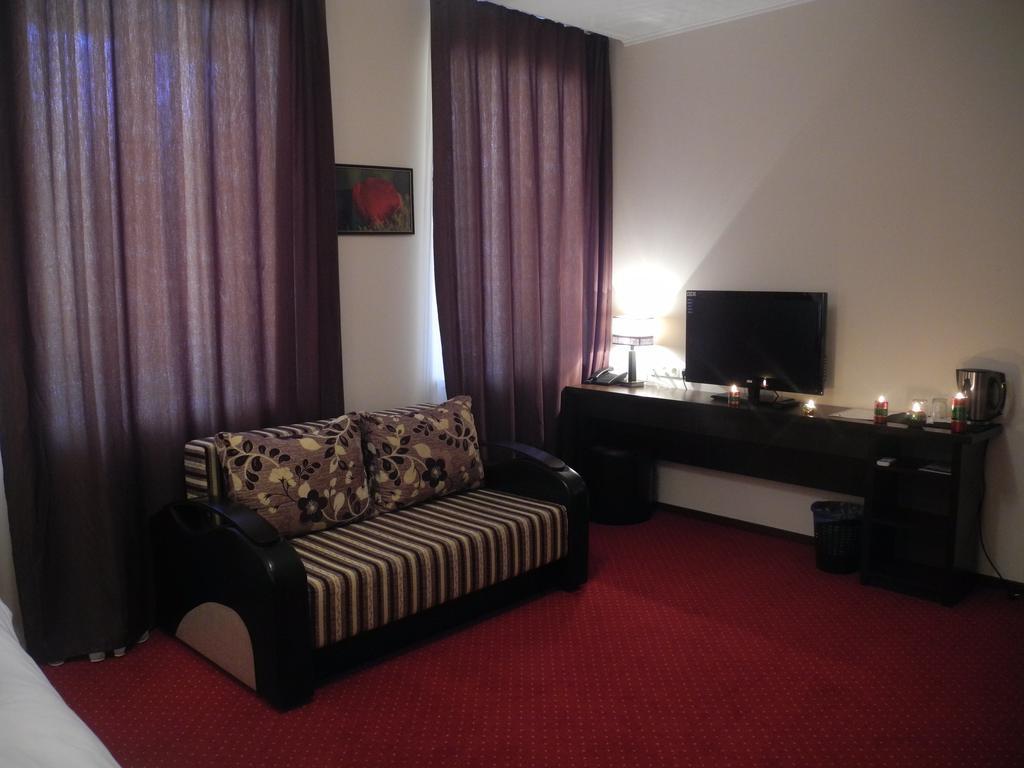 Hotel 12 Харьков Экстерьер фото